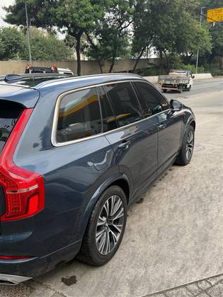 VOLVO XC90 2.0 T8 HYBRID MOMENTUM AWD GEARTRONIC